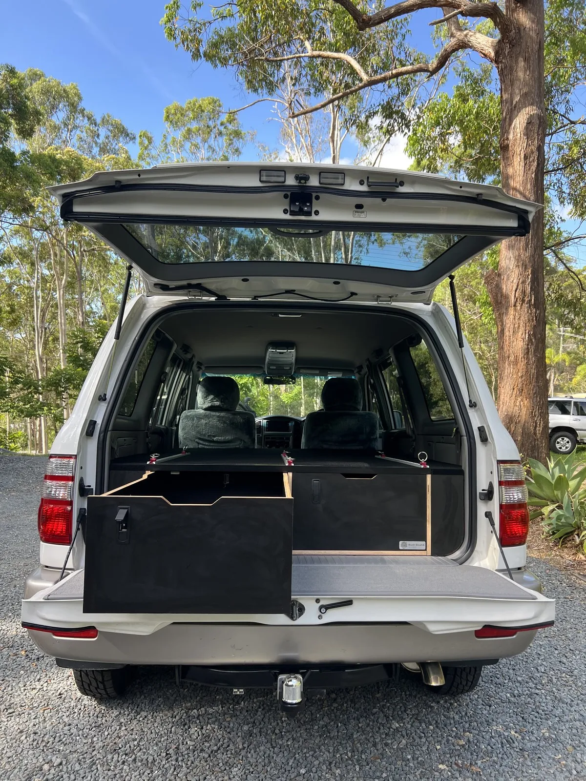 Brock C.'s Toyota Land Cruiser 100 Series fit-out