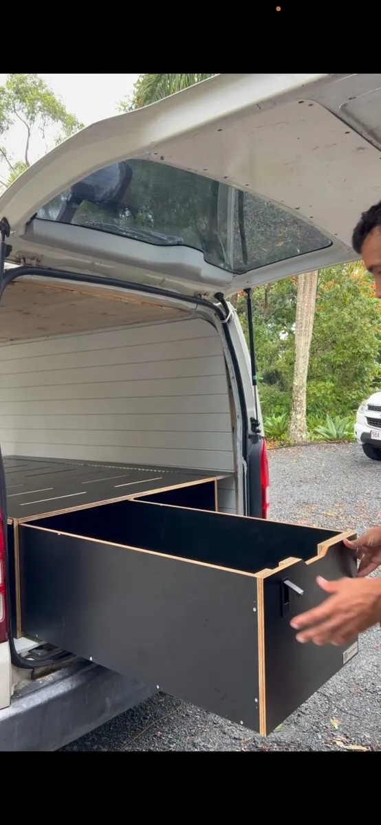 Luis C.'s Toyota Hiace fit-out - photo 3