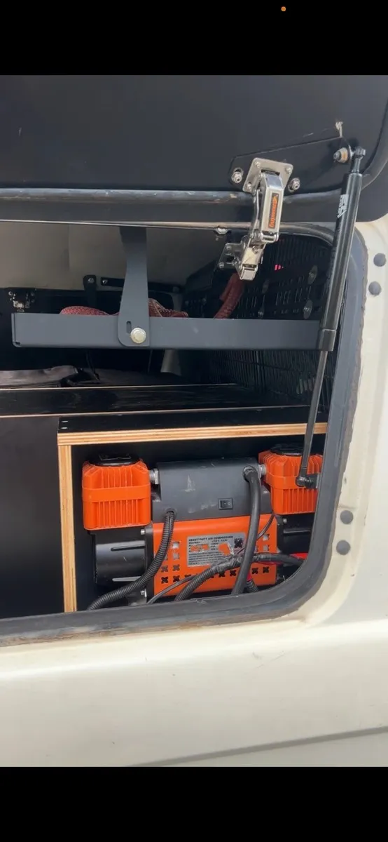 Jacob H.'s Toyota Land Cruiser 76 Series fit-out - photo 7