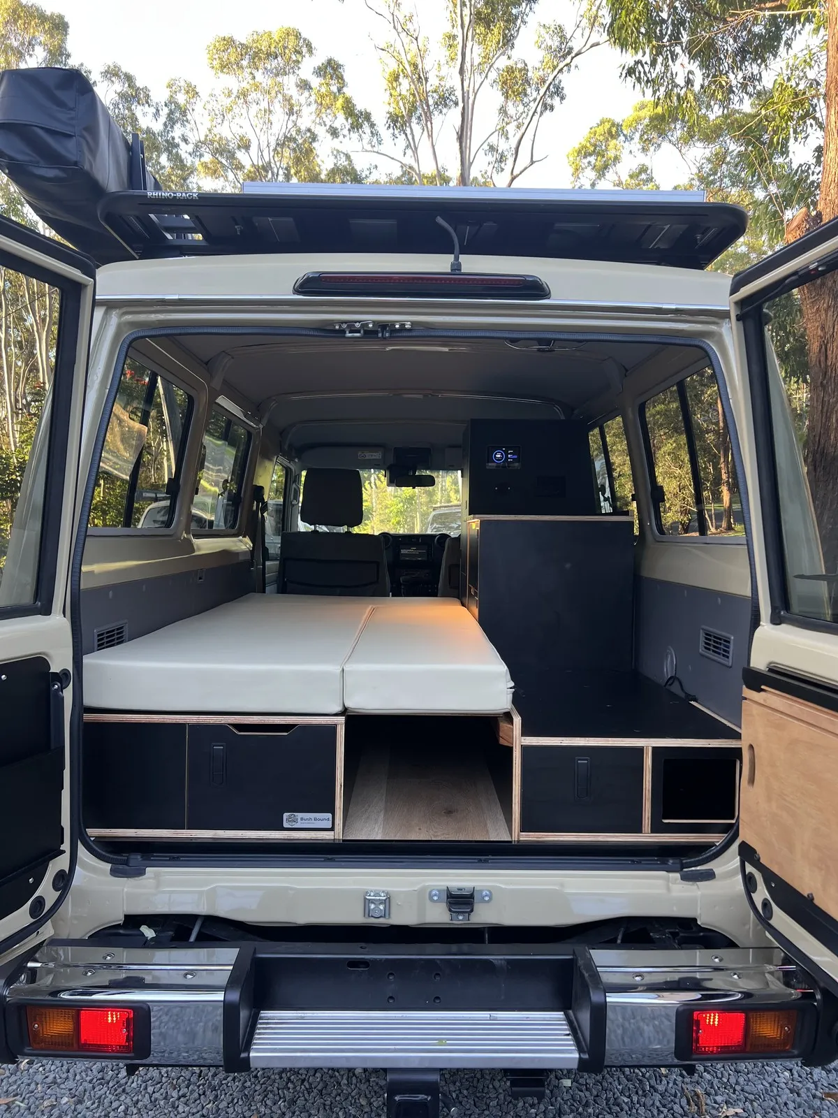 Jack F.'s Toyota Land Cruiser Troop Carrier (Troopy) fit-out