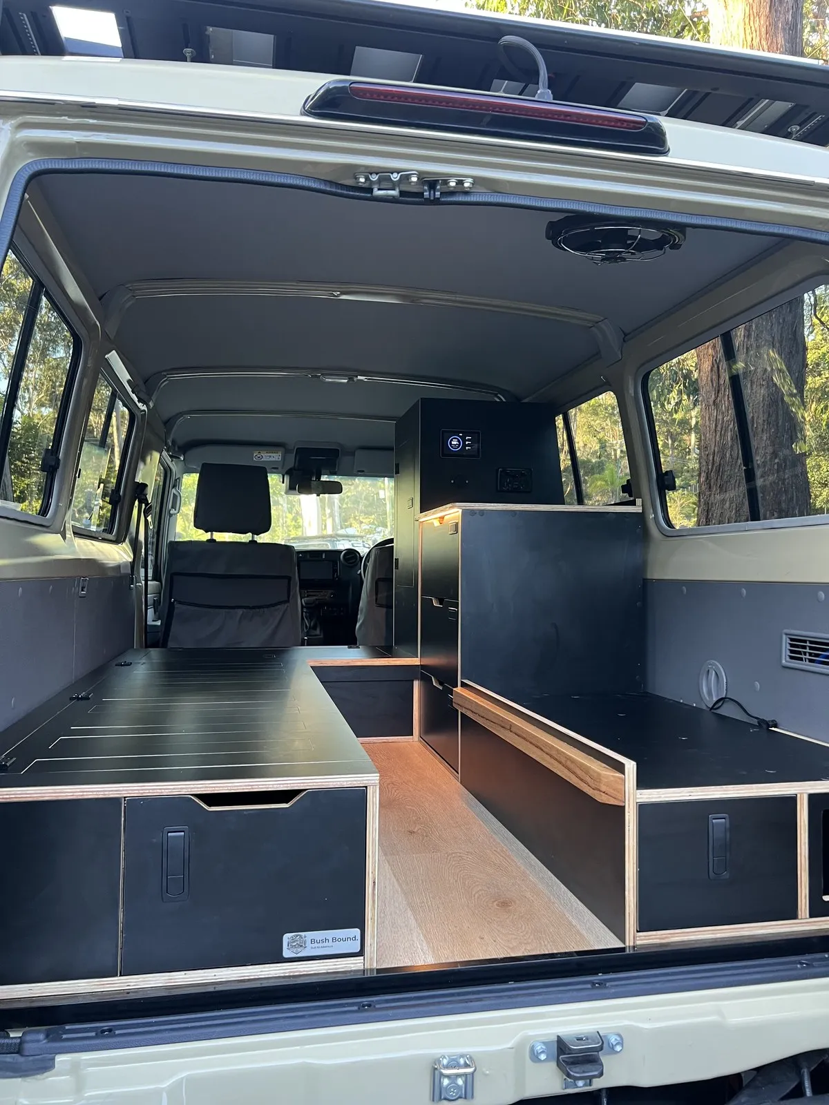 Jack F.'s Toyota Land Cruiser Troop Carrier (Troopy) fit-out