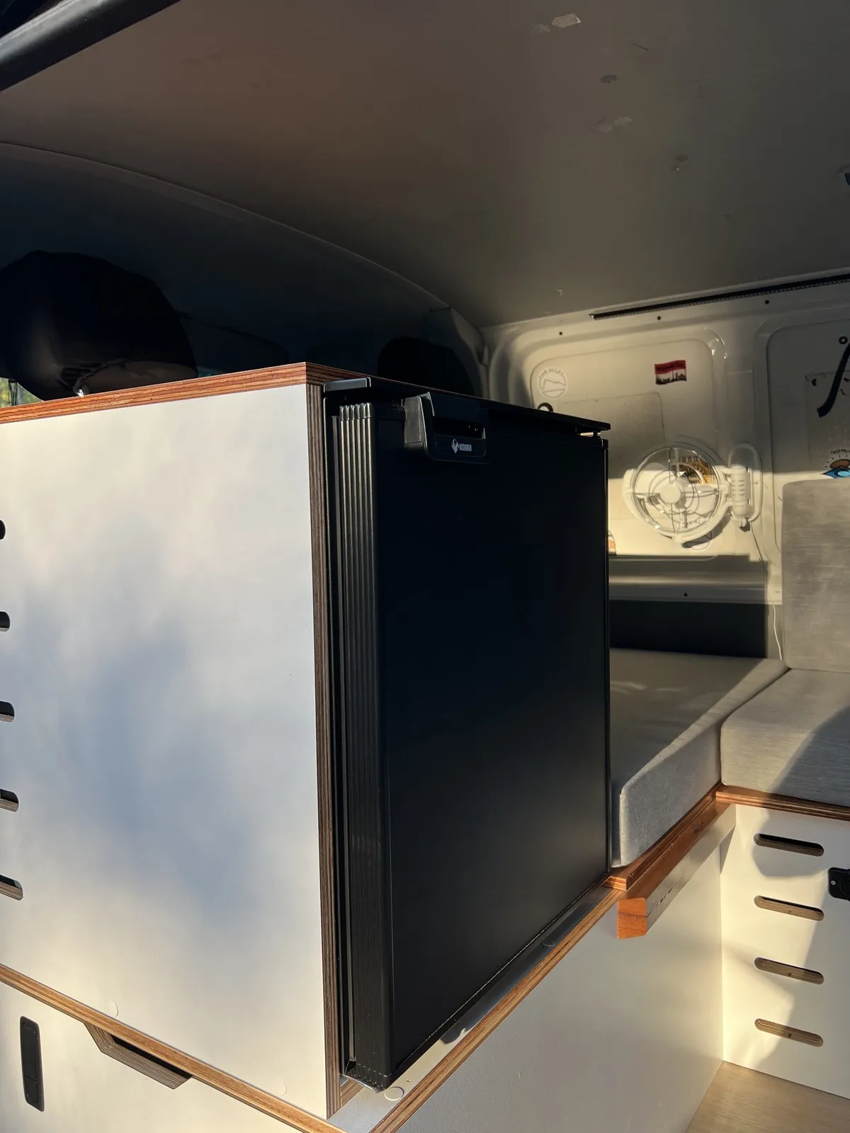 Luke W.'s Volkswagen Transporter fit-out - photo 7