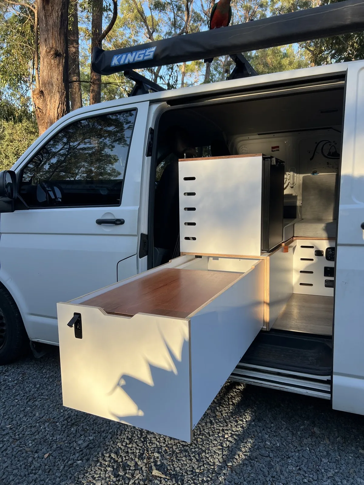 Luke W.'s Volkswagen Transporter fit-out