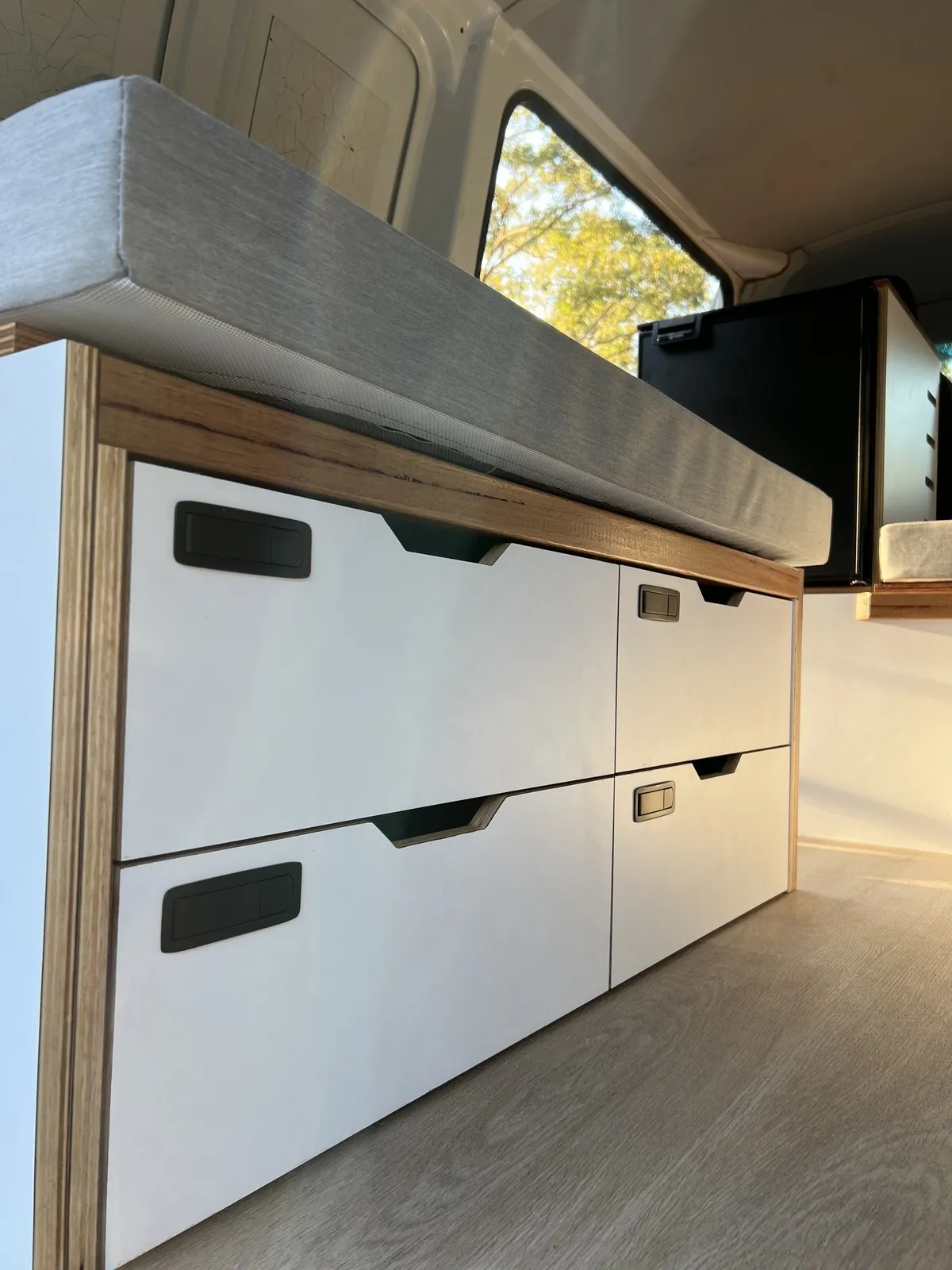 Luke W.'s Volkswagen Transporter fit-out