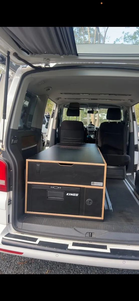 Katrina S.'s Volkswagen Multivan fit-out - photo 2